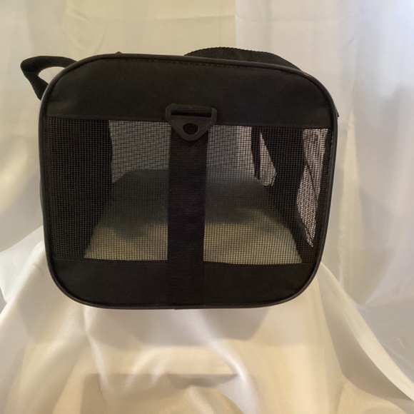 Sherpa Never Used Black Small Pet Carrier - Picture 3 of 7